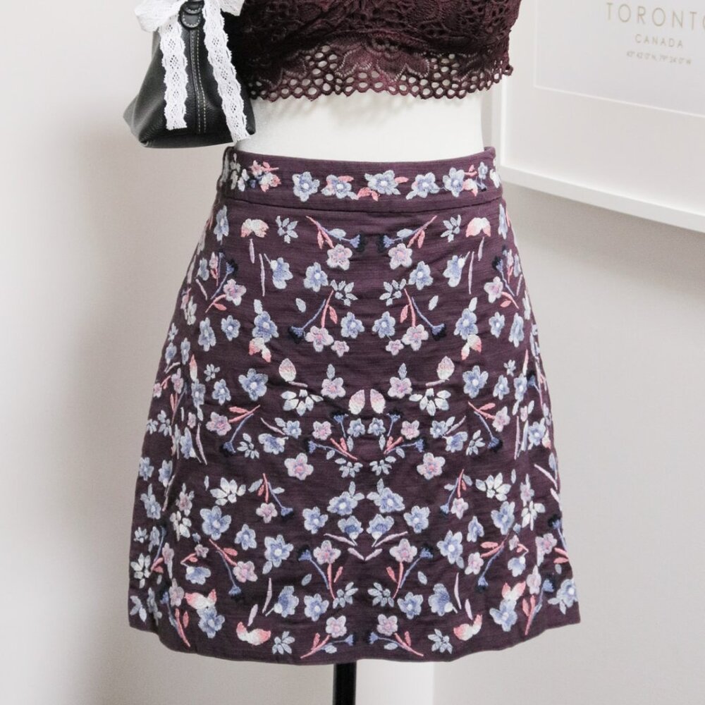 ANN TAYLOR LOFT Purple Floral Embroidered Mini Skirt